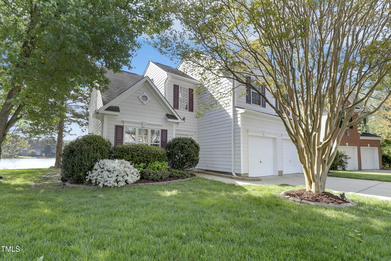 512 N Waters Edge Dr, Durham, NC 27703