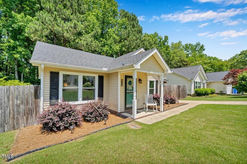 512 Wyndham Dr, Fuquay Varina, NC 27526