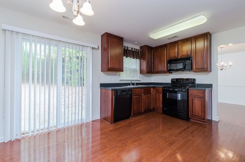 5121 Chasteal Trl, Raleigh, NC 27610