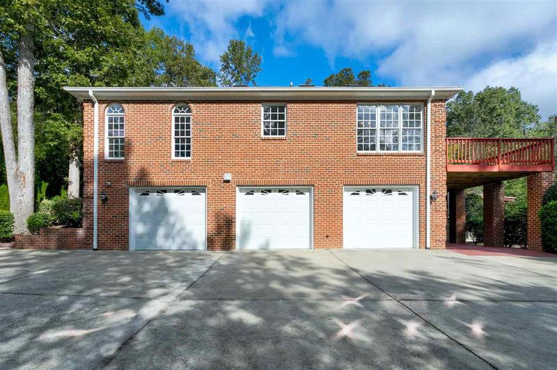 5121 Forest Garden Ln, Raleigh, NC 27606