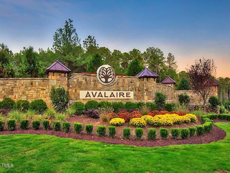 5124 Avalaire Oaks Dr, Raleigh, NC 27614