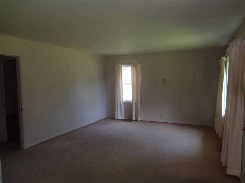 5124 Kaplan Dr, Raleigh, NC 27606