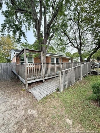 5124 Palmetto Ln, Fayetteville, NC 28304