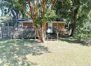 5124 Palmetto Ln, Fayetteville, NC 28304