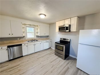 5124 Palmetto Ln, Fayetteville, NC 28304