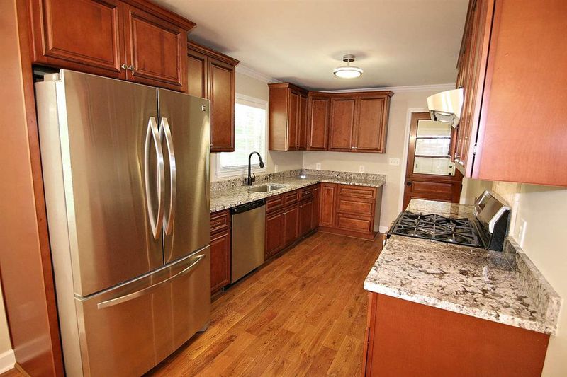 5125 Jeffries St, Raleigh, NC 27606