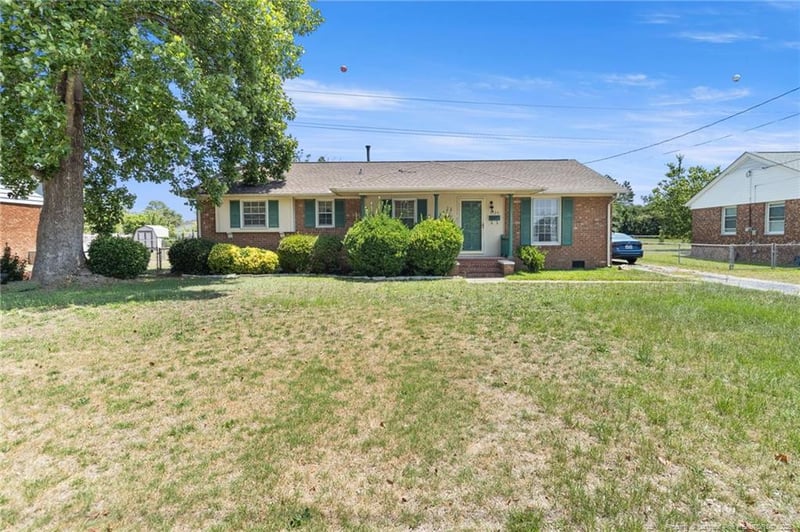 5126 Chesapeake Rd, Fayetteville, NC 28311