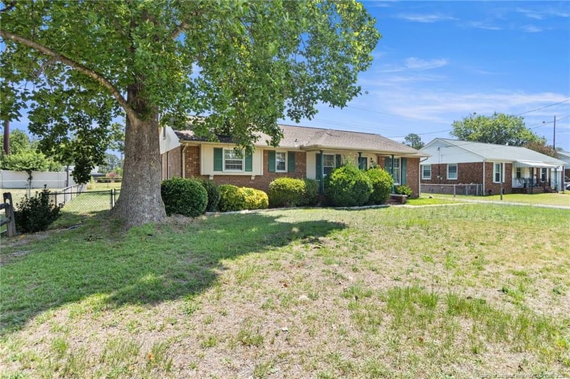 5126 Chesapeake Rd, Fayetteville, NC 28311