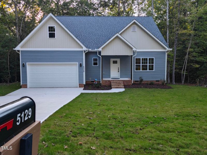 5129 Cardinal Cir, Sanford, NC 27332