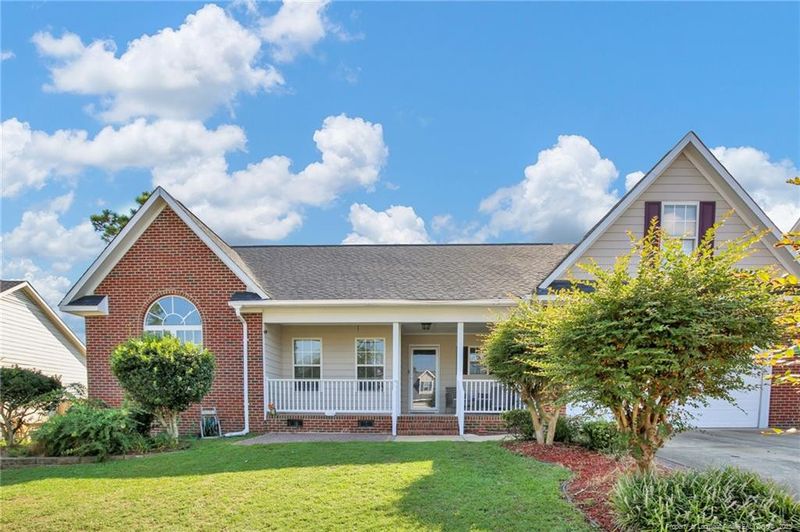 5129 Miranda Dr, Hope Mills, NC 28348