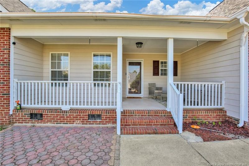 5129 Miranda Dr, Hope Mills, NC 28348