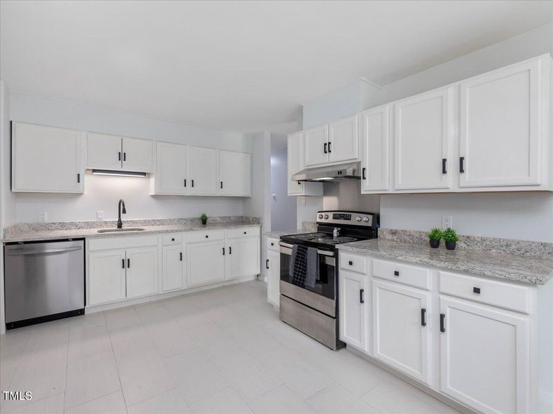 5129 Raynor Rd, Garner, NC 27529
