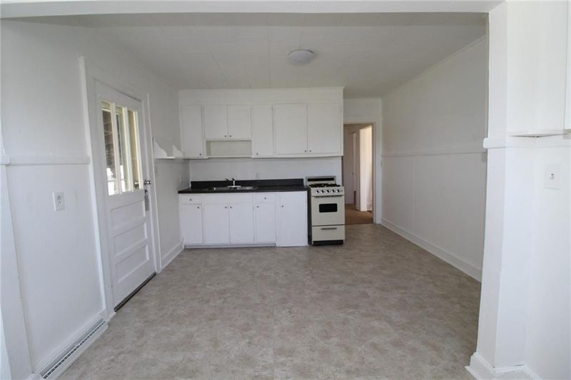 513 Arden St, Burlington, NC 27215