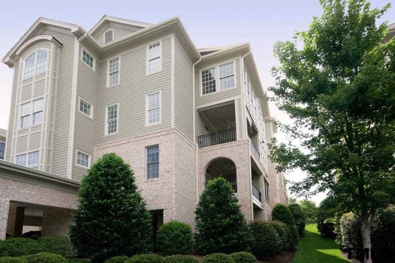 513 Barbee Chapel Rd W #513, Chapel Hill, NC 27517