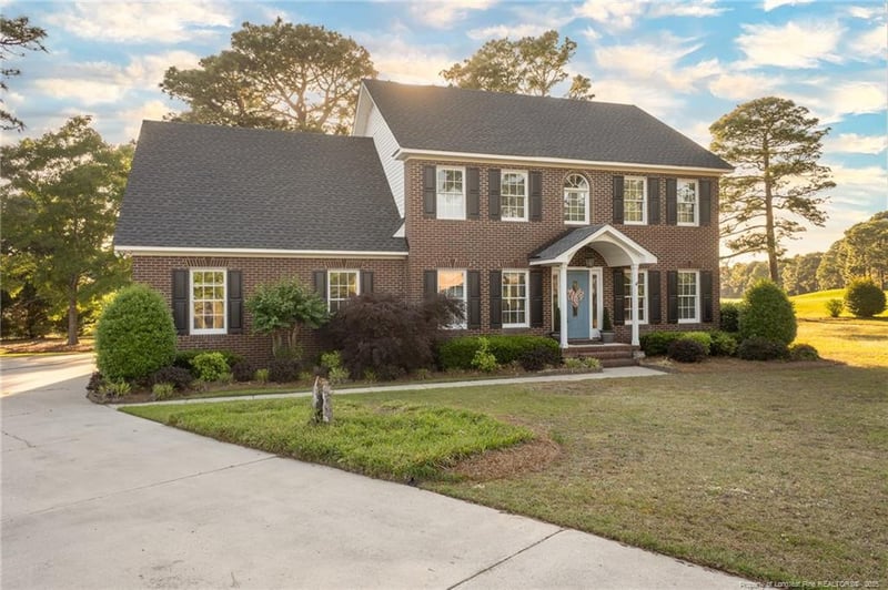 513 Captains Pl, Fayetteville, NC 28311