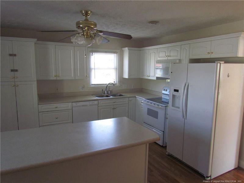 513 Cecil St, Fayetteville, NC 28312