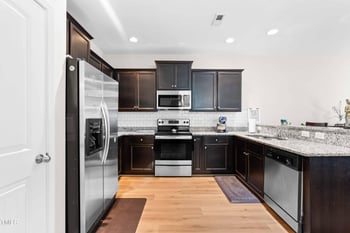 513 Commons Dr, Holly Springs, NC 27540