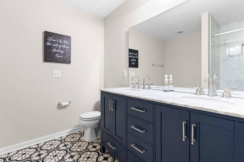 513 Commons Dr, Holly Springs, NC 27540