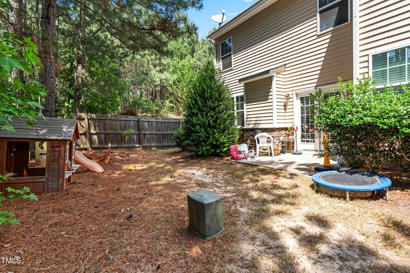 513 Commons Dr, Holly Springs, NC 27540