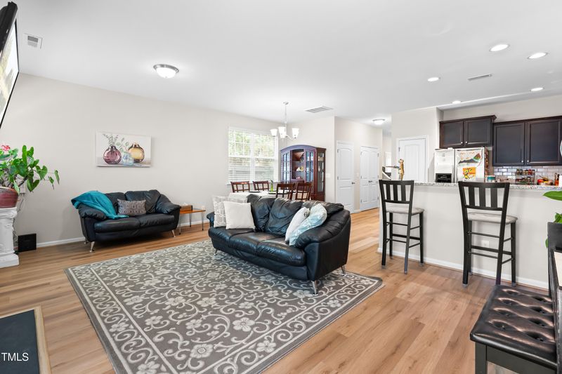 513 Commons Dr, Holly Springs, NC 27540