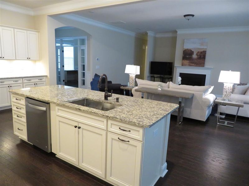 513 Crinian Dr, Cary, NC 27513