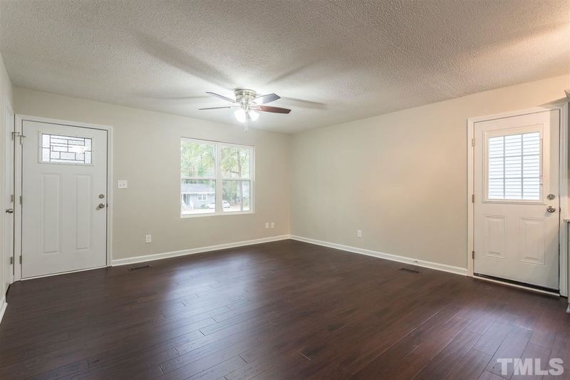 513 Dacian Rd, Raleigh, NC 27610