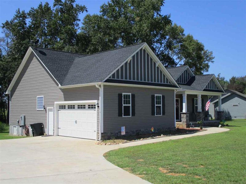 513 Gordon Rd, Clayton, NC 27520