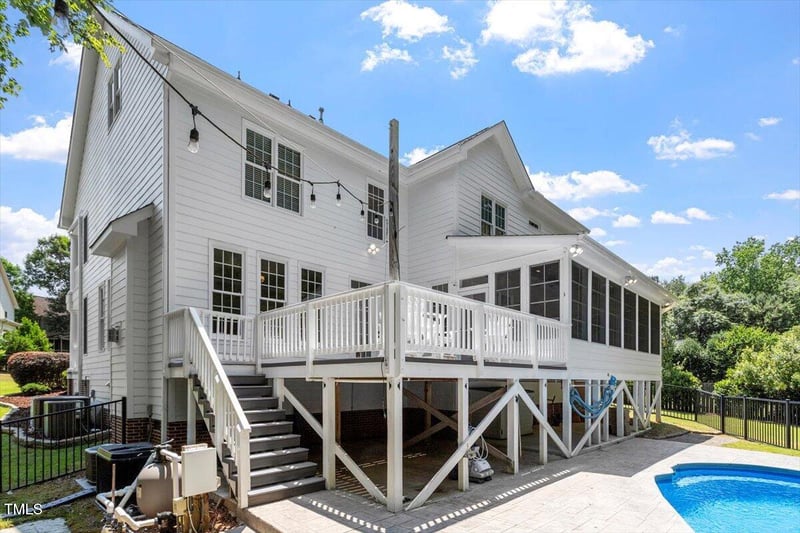 513 Lake Gaston Dr, Fuquay Varina, NC 27526