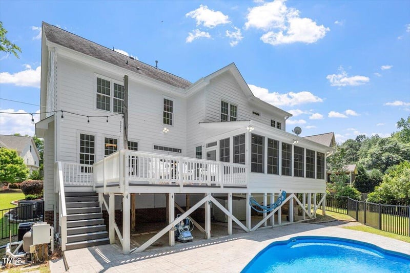 513 Lake Gaston Dr, Fuquay Varina, NC 27526