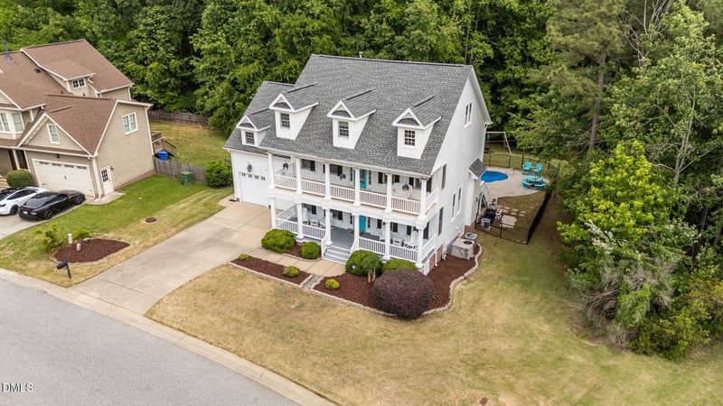 513 Lake Gaston Dr, Fuquay Varina, NC 27526