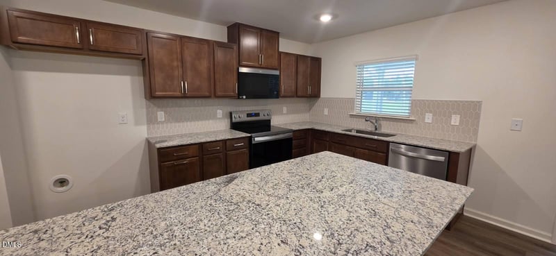 513 Matthew Mdw Ln, Lillington, NC 27546