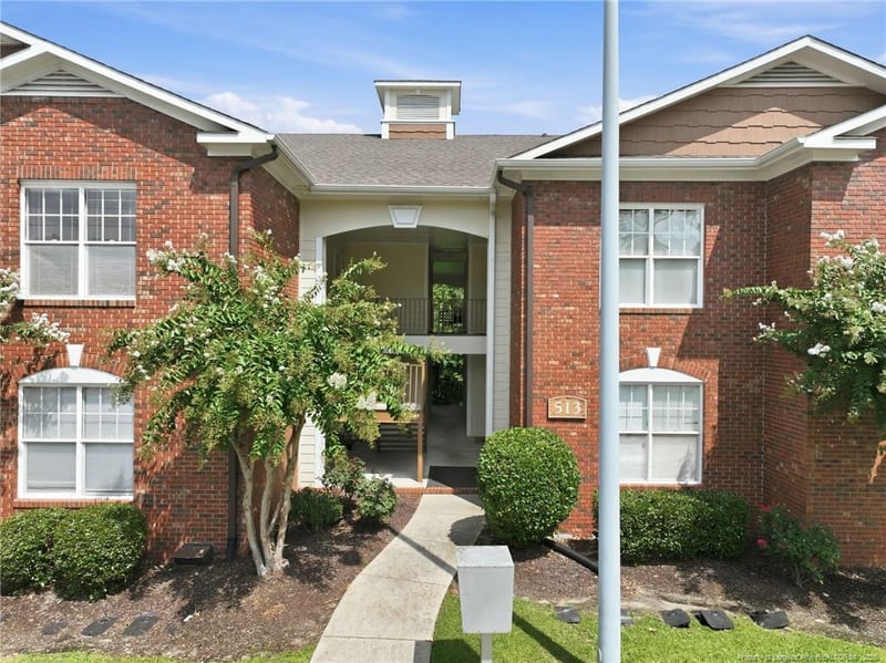 513 Meadowland Ct #8, Hope Mills, NC 28348