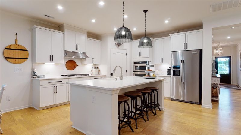 513 Oaks End Dr, Holly Springs, NC 27540