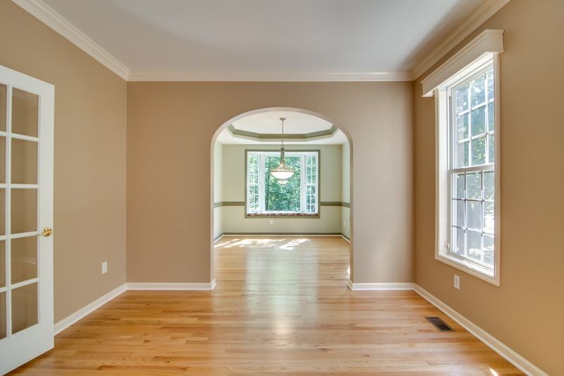 513 Palafox Dr, Chapel Hill, NC 27516