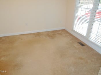 513 Port Dr, Henderson, NC 27537