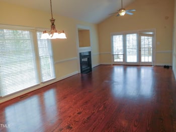 513 Port Dr, Henderson, NC 27537