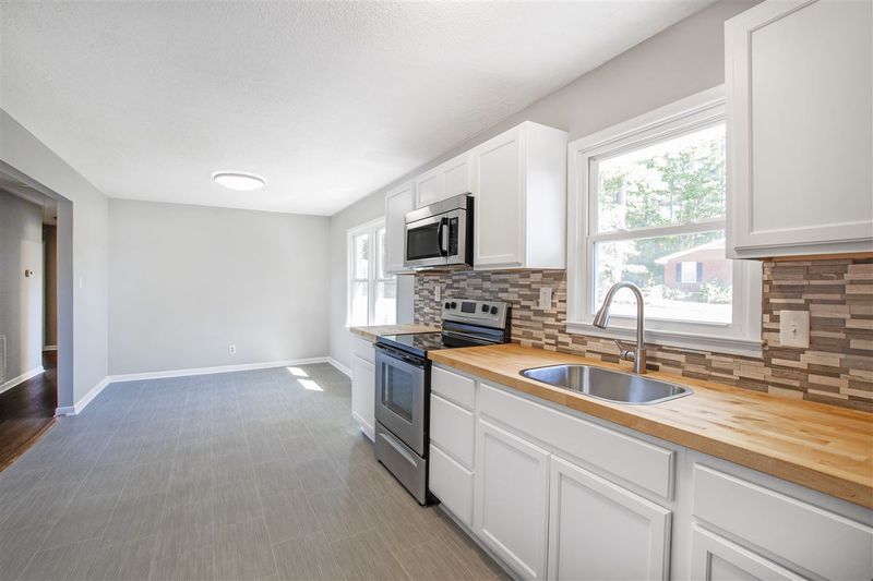 513 Ranch Rd, Clayton, NC 27520