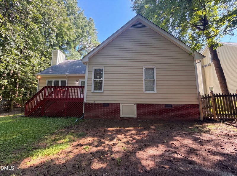 513 Saint Croix Dr, Holly Springs, NC 27540