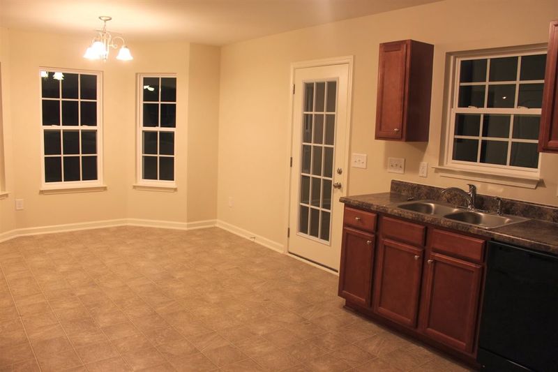 513 Sheila St, Hope Mills, NC 28348