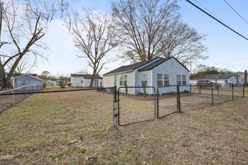 513 Wondertown Dr, Erwin, NC 28339