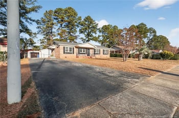 5131 Longbranch Dr, Fayetteville, NC 28303
