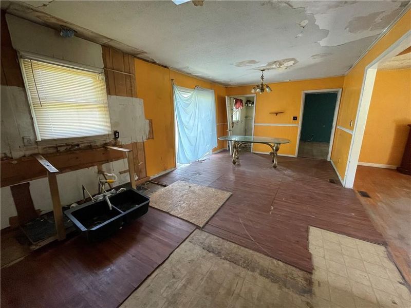 5133 George Miles Rd, Burlington, NC 27217