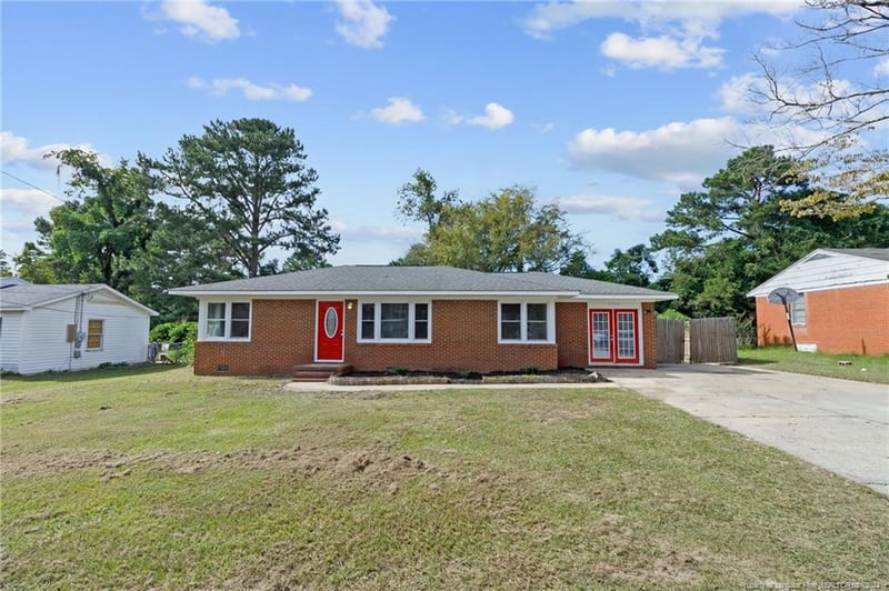 5136 Ponderosa Dr, Fayetteville, NC 28304