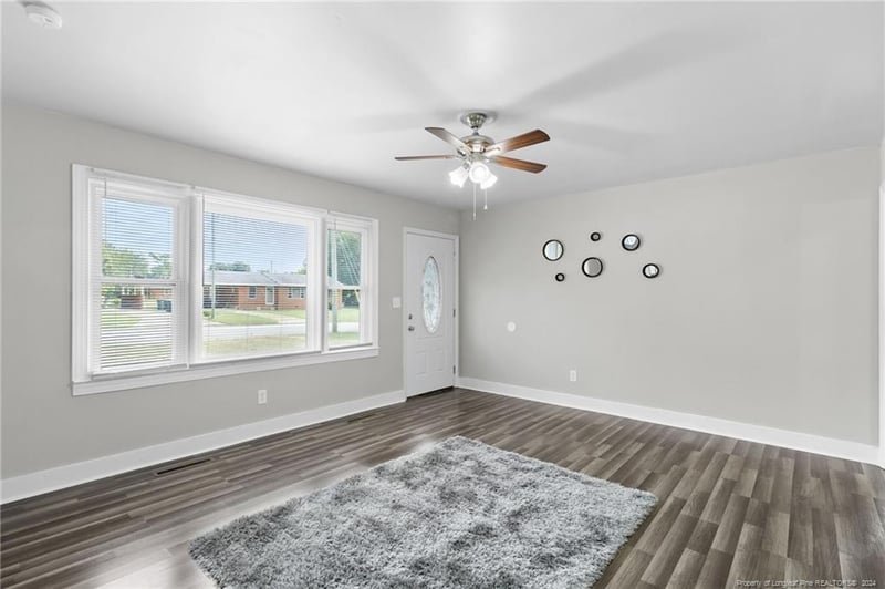 5136 Ponderosa Dr, Fayetteville, NC 28304