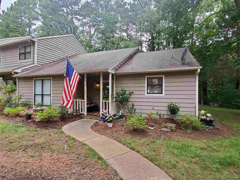 514 Applecross Dr, Cary, NC 27511