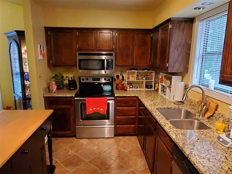 514 Applecross Dr, Cary, NC 27511