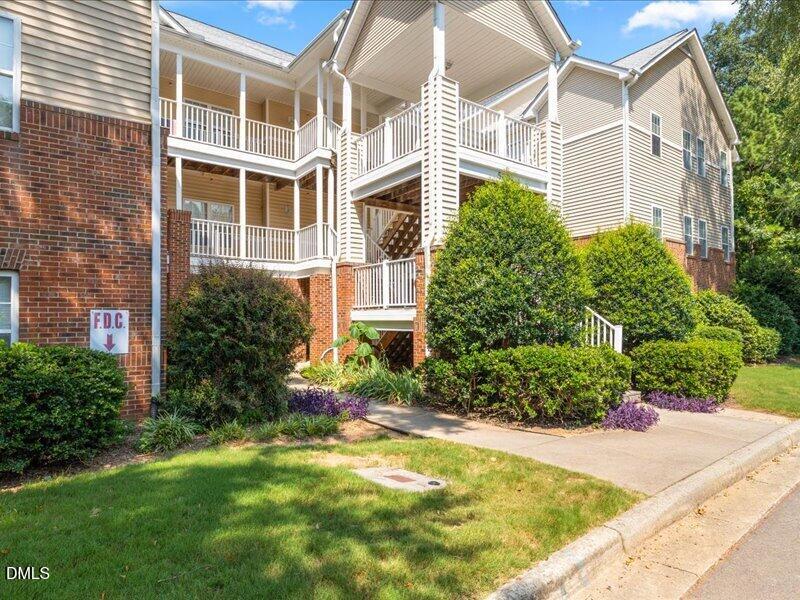 514 Glenolden Ct, Cary, NC 27513