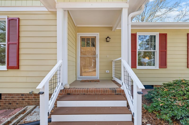 514 Holtz Ln, Cary, NC 27511