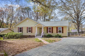 514 Holtz Ln, Cary, NC 27511