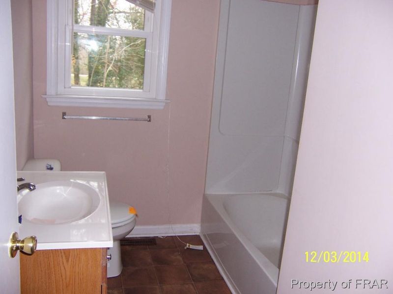 514 W Mcintosh St, Sanford, NC 27330